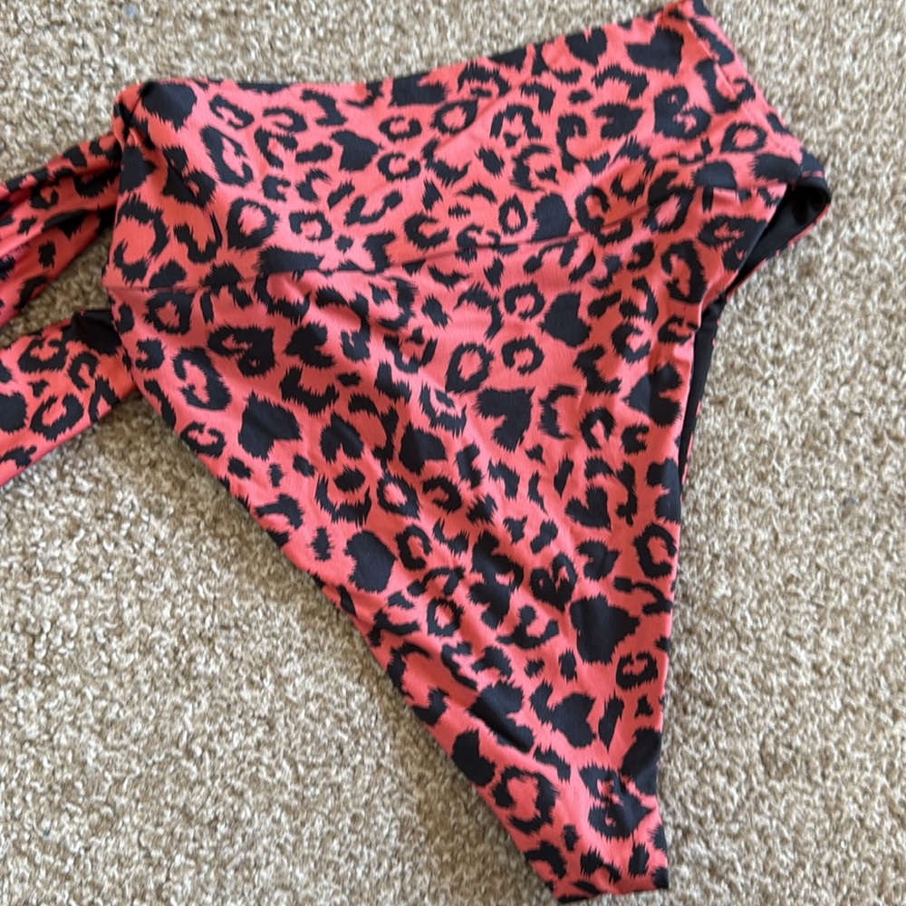 Beach Riot Leopard Swimsuit - Picture 2 of 4